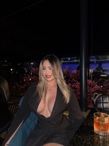 SaraFerreira: Dinner time🍷 ( 2 фото)