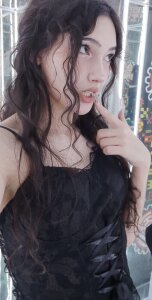 GenevaArton mirror tell me... Pic