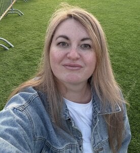 Amelia-Diamond Public Pic 5