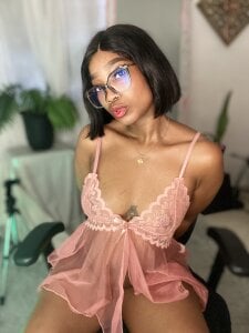 Black_girl3の🩷Tender and delicate like a rose 🌸の 5枚の写真