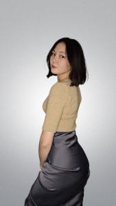 Lyndasilk Nice outfit Pic 2