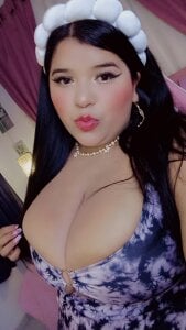 Yalitzasundaのsexy colorsの 8枚の写真