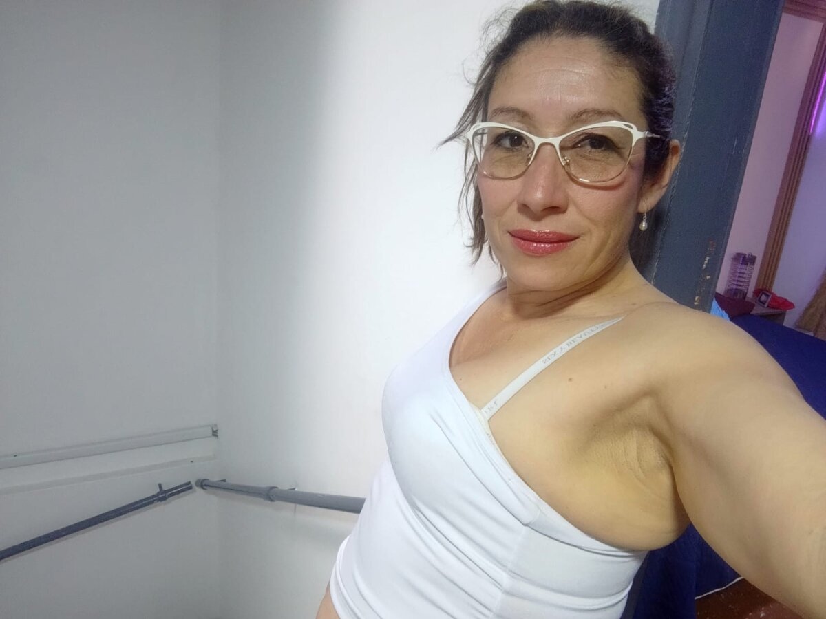 kaylaMinov_ Trending Pic 4585