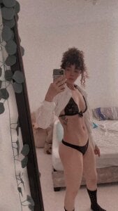 LioraVelvetC Less words, more feeling”  3. fénykép