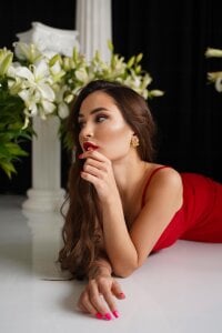 Cleojuice red suits me Pic