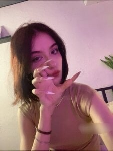 BelindaParbs gray t-shirt Pic