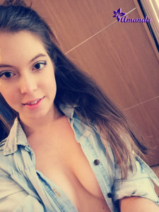 AmandaBlue21 Public Pic 3