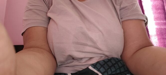 ShreyaIslive Public Pic 5