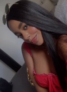 belkis_millsのLady in redの 3枚の写真