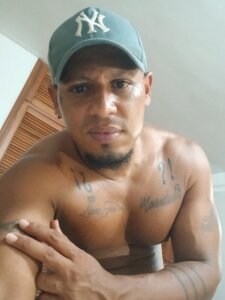 MorenazoXL Black and white Pic 4