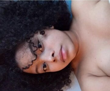 alanaa_gomezz: 🥰 ( 2 фото)