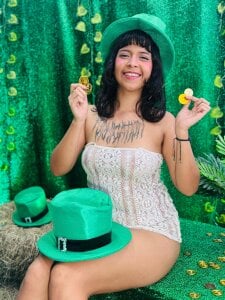 gabriela_cortez Feeling extra lucky today… come test your luck 🍀🔥 Foto 6