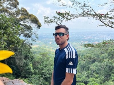 Alessfuck_friends outdoors slika