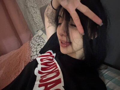 ForeTiff Whiskers on My Lap Pic 8