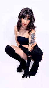 AmbarDupont 🎩 Classic, never simple. รูป  3