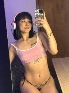 Amelie Gamer♥ tattoo, skinny, anime,bigass, smalltits, petite, natural de Amelie_Wine Foto 2