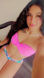 emily_pink18 Public Pic