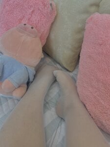CloeFox18 My feet. 🦶🏻 Pic