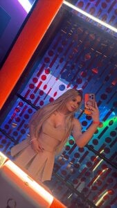 sky_johnson Would you buy me a drink? Hình 3