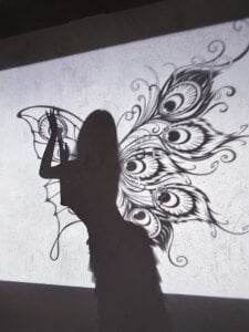 xxwang20 我在看画，你在看我 Pic