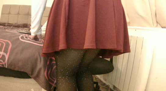 AshWinter white bodysuit, red skirt & tights 圖片 4