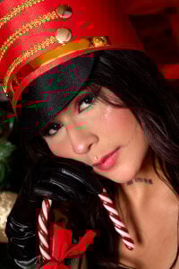 VioletBlaze: Christmas 2025✨🎅 ( 3 фото)