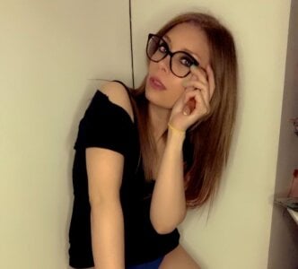 HoneyblakeandEmmagrey Hey i´m Honey Blake 😼 Pic 2