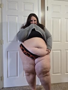 PlumCrazyRach Halloween 2025 Pic 3