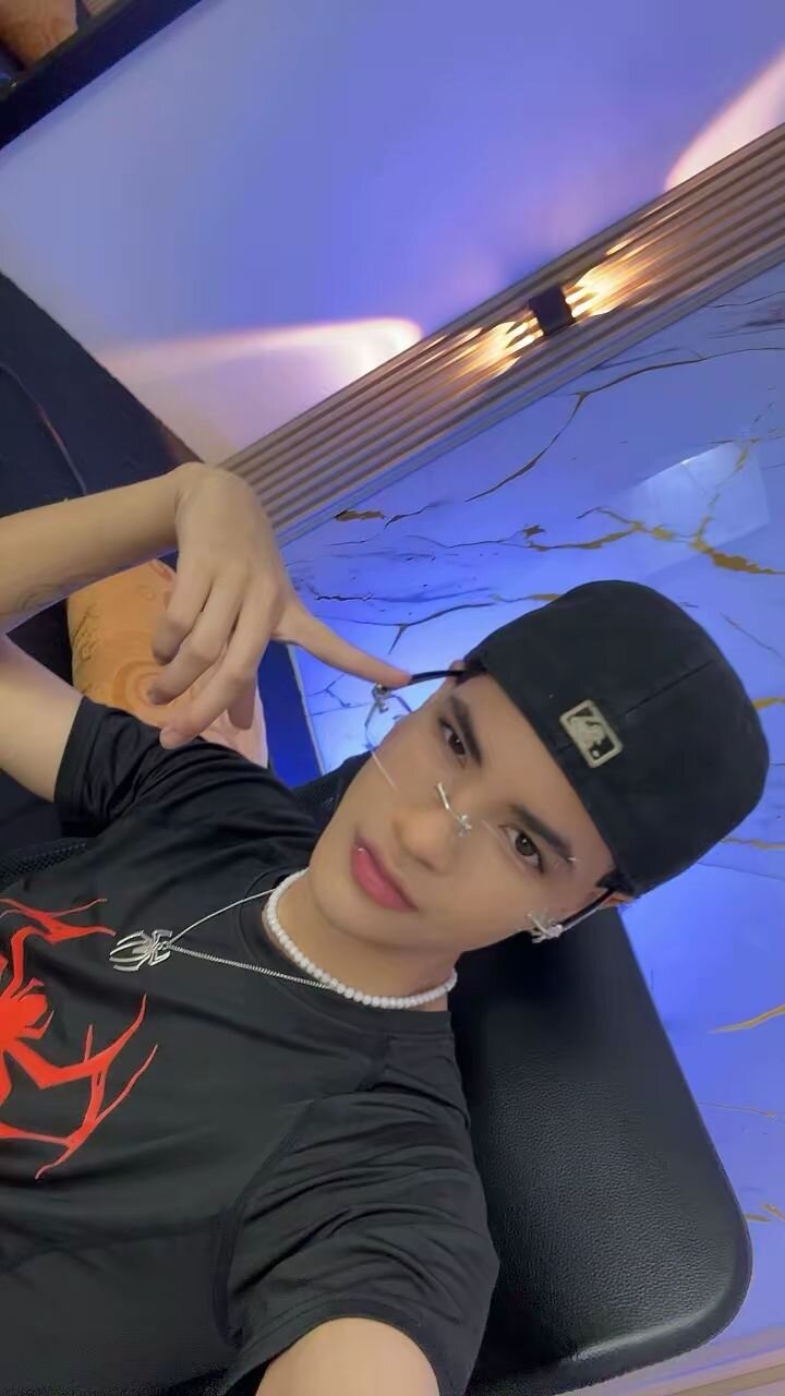 Трендове зображення  9349 JacobBlackwell_