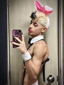 dominik_eclipsex I need eggs to jump 🥕 Foto