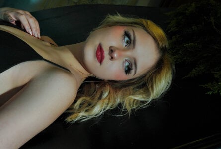 Mol_l_y merry christmas Pic 2