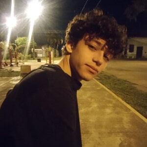 Me de Khalid16_  4 Imagens