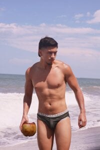 Aaronfox_x I love the beach Pic