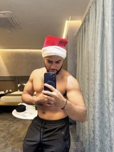 _tony8 Merry Christmas Pic