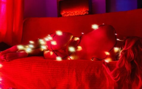 Agatha210 🫦🧑🏻‍🎄 Pic