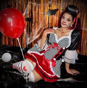 Alisha_Evans_Rs 🎃"I don’t want your fear… I want your attention." 💋🎈 사진 5