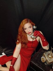 sahra_taylor_ Call me in this new year ✨ 사진 5