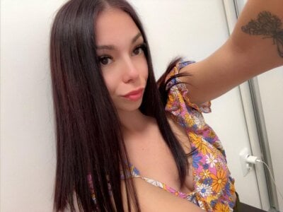 MayaWill Public Pic 3