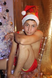 HAPPY HOLIDAYS🎇 de Bagels_  2 Imagens