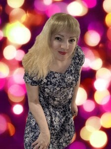 stefanyharper16 Woman, holiday, dance with me Pic