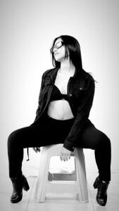 ScarletTorres black and white Gambar 2