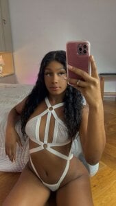 BeverlySteel White session 🤍 Pic 3