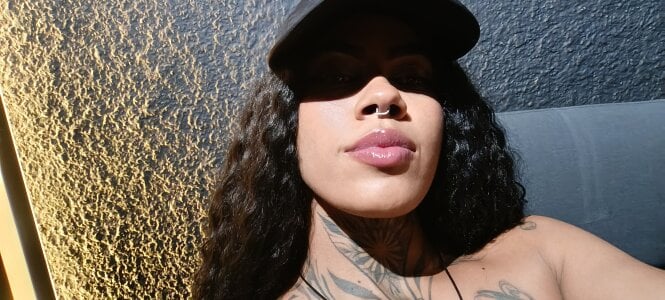 Hello Again 🪧 od Canela_Osada_  2 snímek