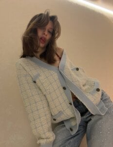 LouiseChavez strictly vibes 🧿 Foto 3