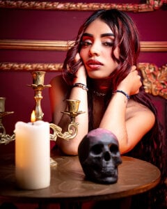 I don't usually like modeling, but anything for you guys. de Tiffany_sander  2 photos