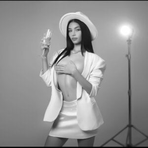 Amaliarand Glamour Pic