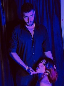 Master_kratos_and_Megan Public Gambar