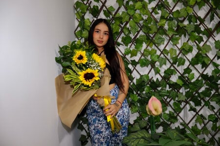 Ashley_Evans22 SunFlowers Pic 6