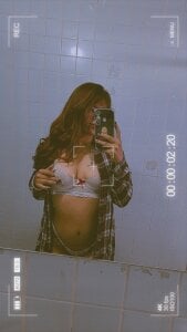 Charlotte_Owen Public Foto  2