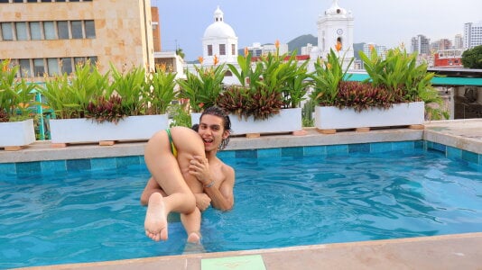 pool time de 2006_tgn  4 Imagens